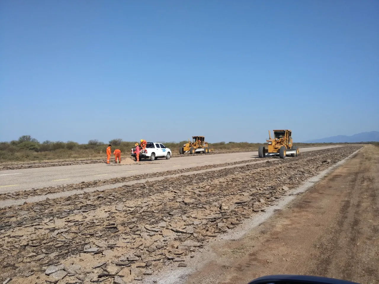 Repavimentación de Pista, Calle de Rodaje y Vehiculares — imagen 3