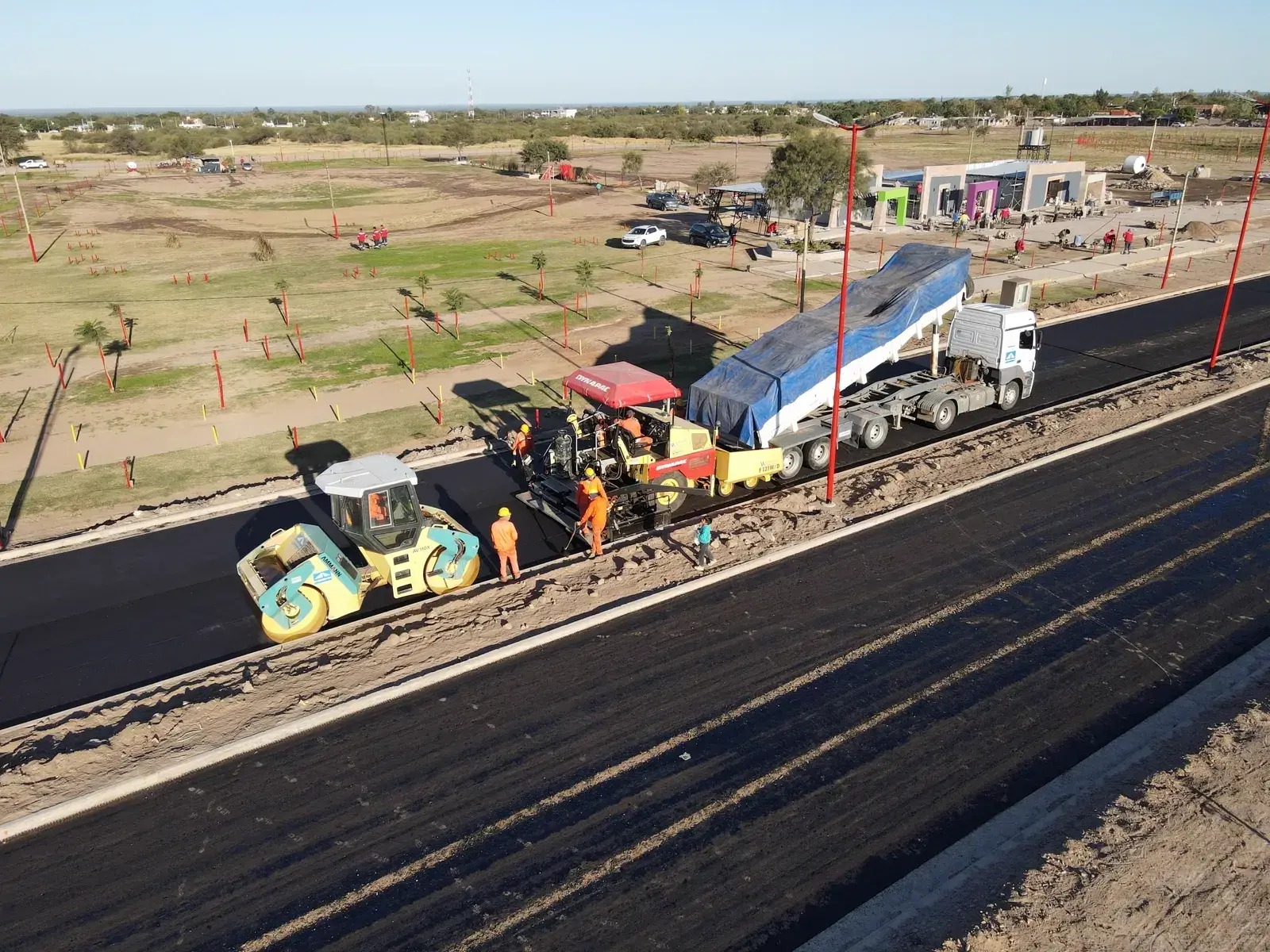 Pavimentación Av. Bicentenario y Playa de Estacionamiento — imagen 3