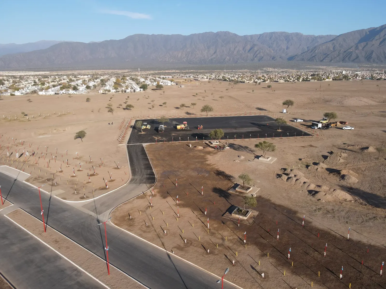 Pavimentación Av. Bicentenario y Playa de Estacionamiento — imagen 7